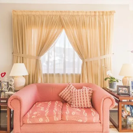 Sleeps 6 Pool Wifi 度假居